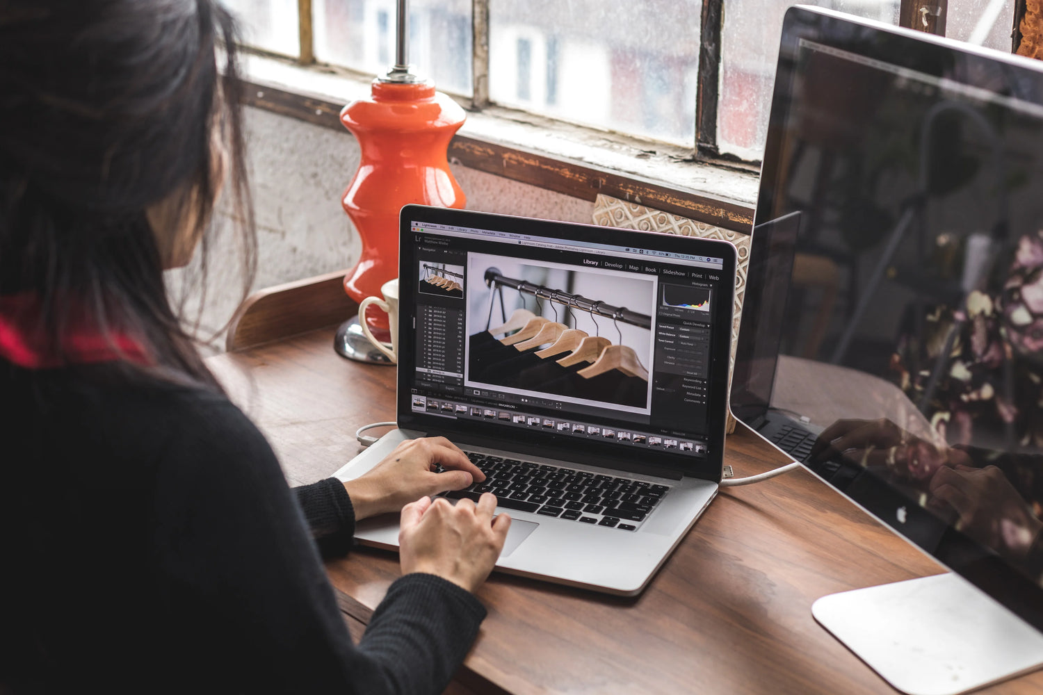 Importe les presets dans ton logiciel lightroom